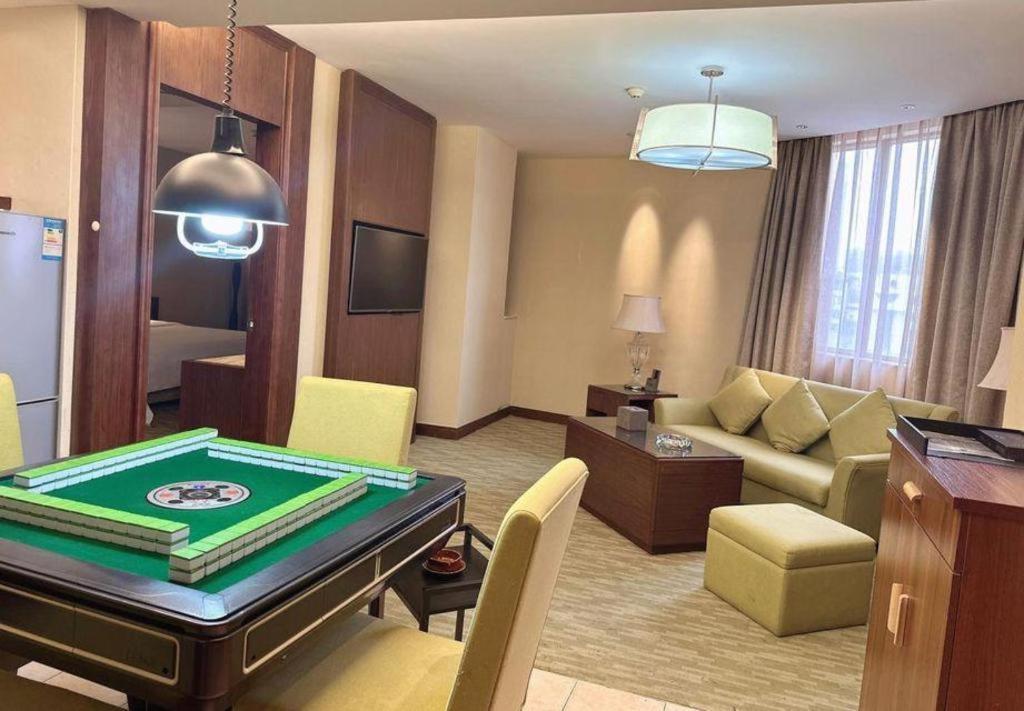 New Regent Hotel Хойчжоу Экстерьер фото